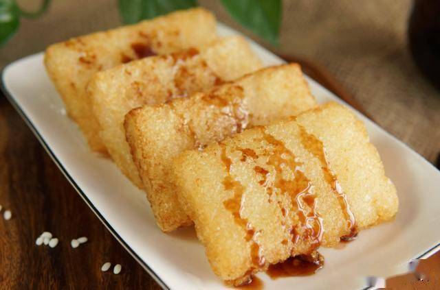 春节餐桌：特色美食增添浓浓年味，春节将至，除腊味外的年夜饭必备美食