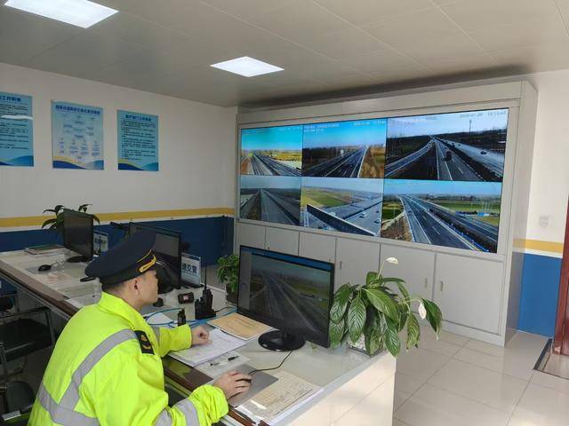 科技赋能快速响应 高速28分钟完成八车连环追尾救援处置