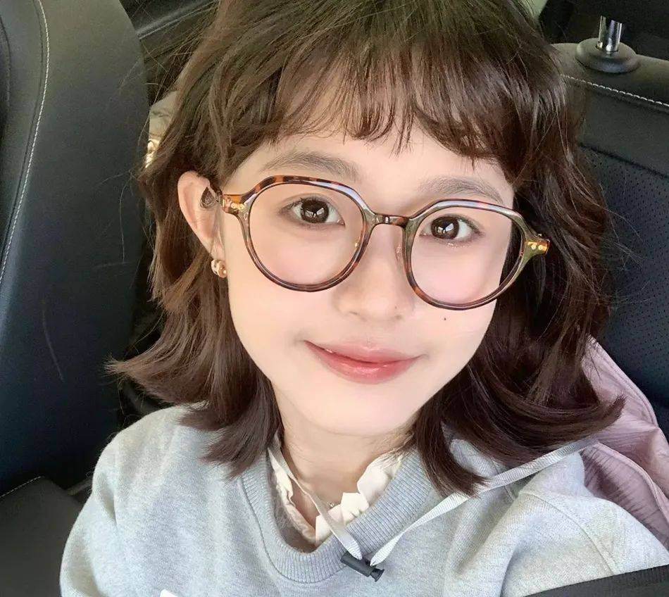 梦幻,稚嫩,天真烂漫,乖巧,可爱,轻盈,童话,甜美,少女,细腻,卡哇伊