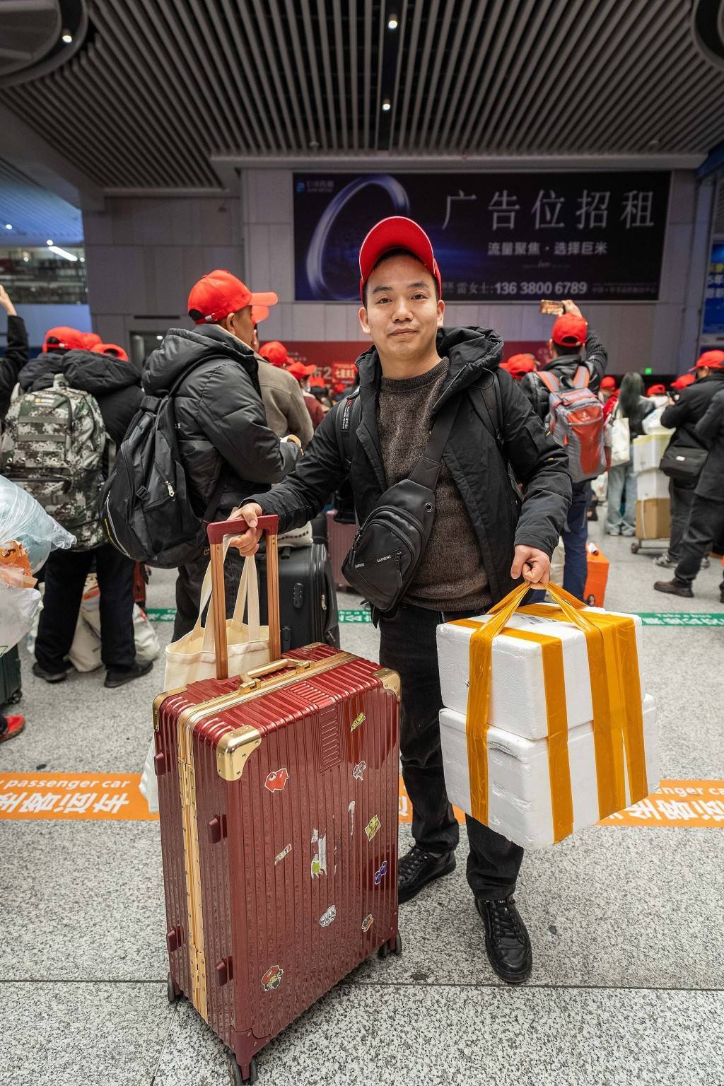 图片[6]-回家的路：鼓囊囊的包裹，都是沉甸甸的爱 -华闻时空