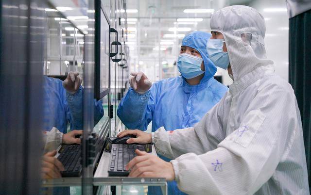 新春一线生产报告丨放假不停工，成都这家企业日均产能达3000片