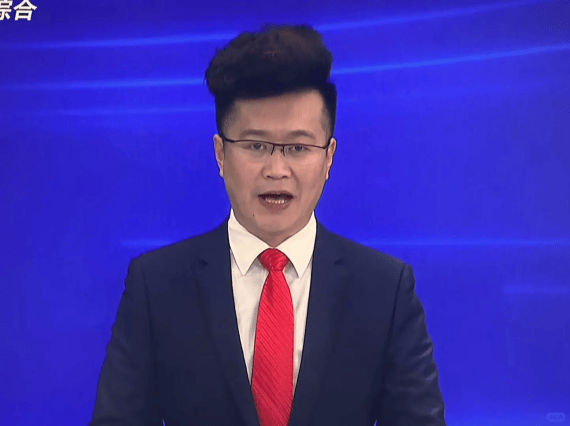 山东一电视台播音员发型松弛像“戴高帽”本人回应：春节理发师太