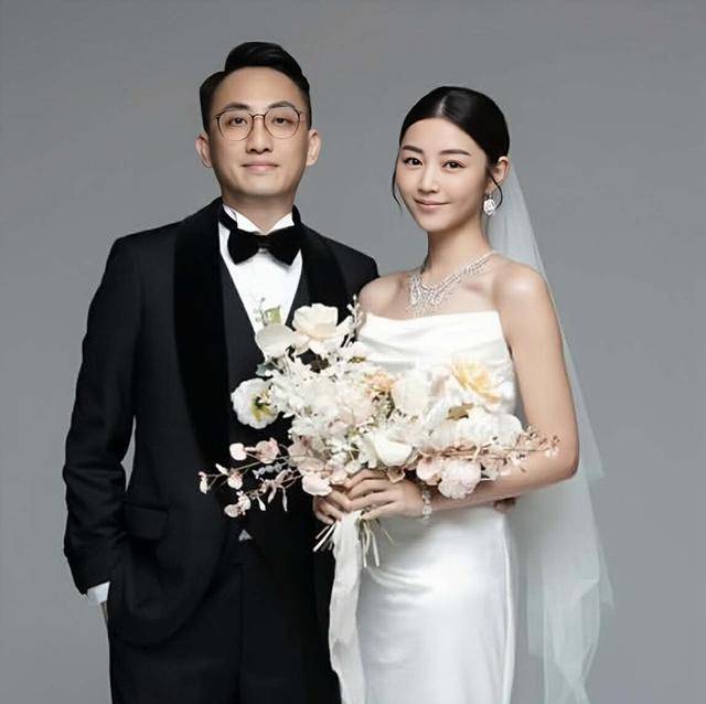 威斯尼斯官网恭喜香港知名女星晒高颜值婚纱照即将和未婚夫在星级酒店结婚(图1)