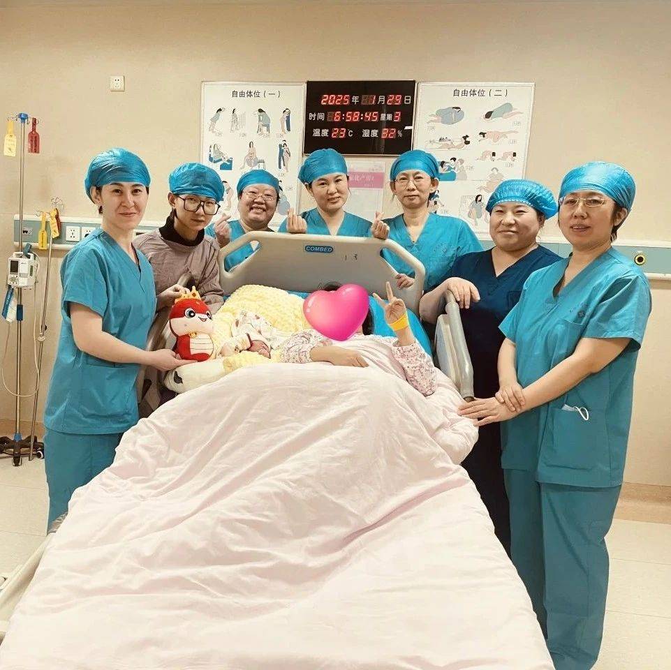 市一医院产科喜迎“蛇宝宝”诞生_产房_祝福_坚守