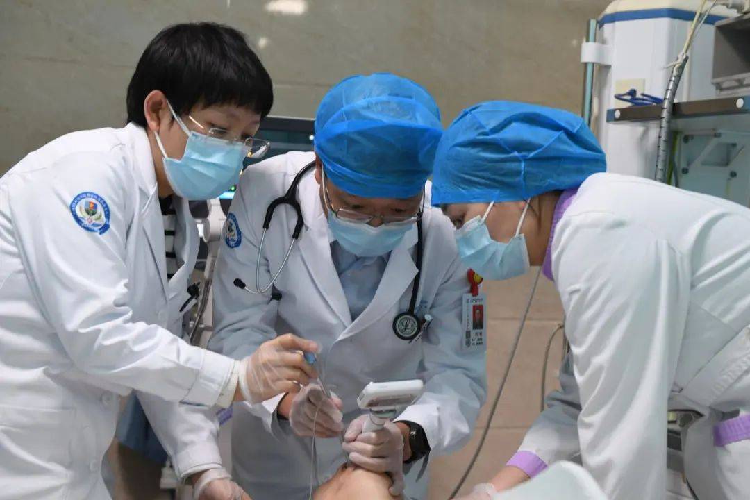 急诊科:为健康护航,为生命"守岁"