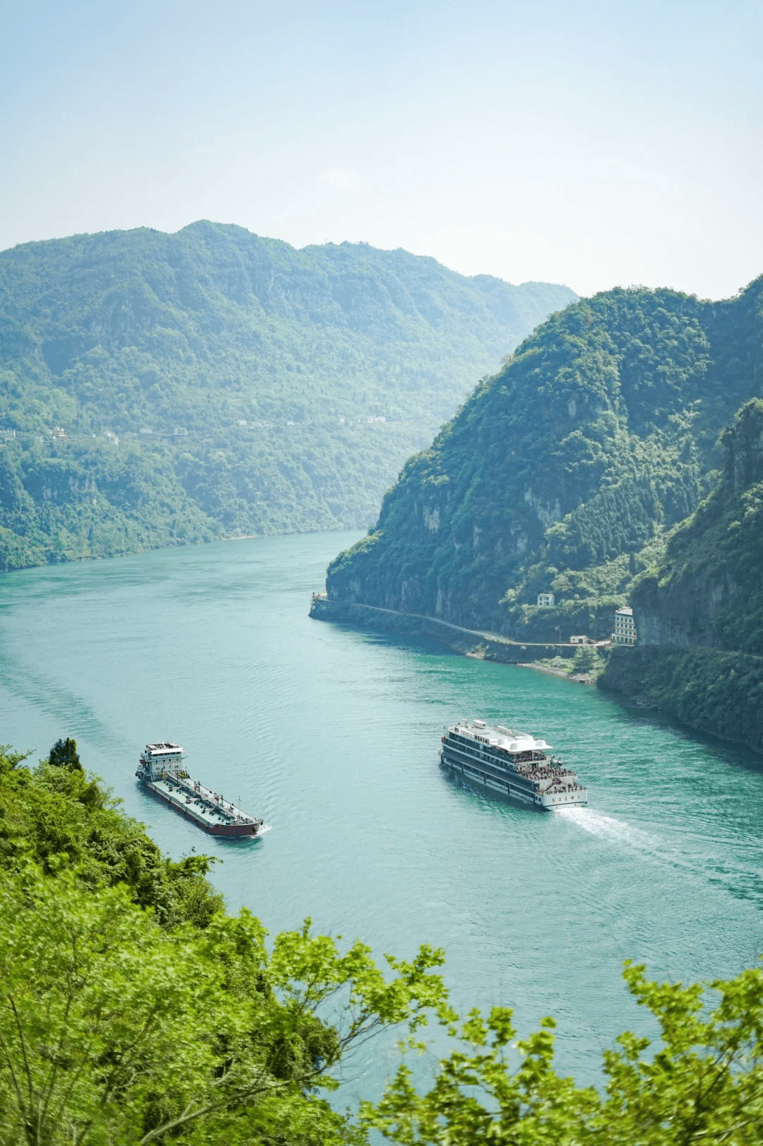 去湖北宜昌,逛三峡大坝,尝长江肥鱼