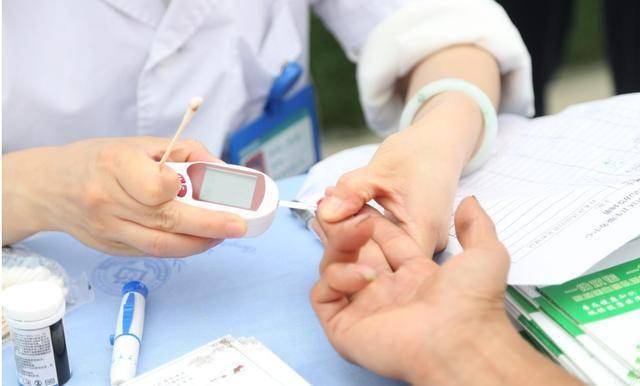 男性健康警示：雄性激素枯竭引发的疾病风险，男性健康危机：雄性激素枯竭不容忽视