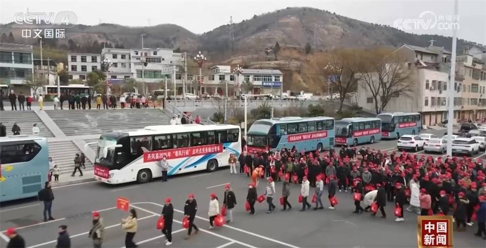 开云APP网址：“撸起袖子加油干”各地开工复产节奏加快 用工市场“热火朝天”(图4)