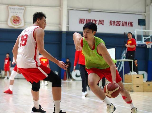 中国男篮亚预赛大名单出炉,杨瀚森赵嘉义入选,小段被淘汰 中国男篮亚预赛大名单出炉,杨瀚森赵嘉义入选,小段被淘汰