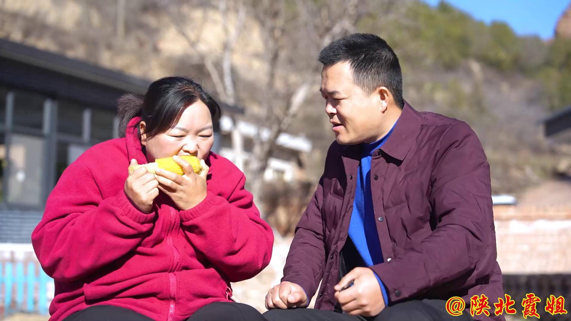 霞姐到延安去种牙,扎针抽血时霞姐的表情太搞笑了! 种牙 我的乡村生活