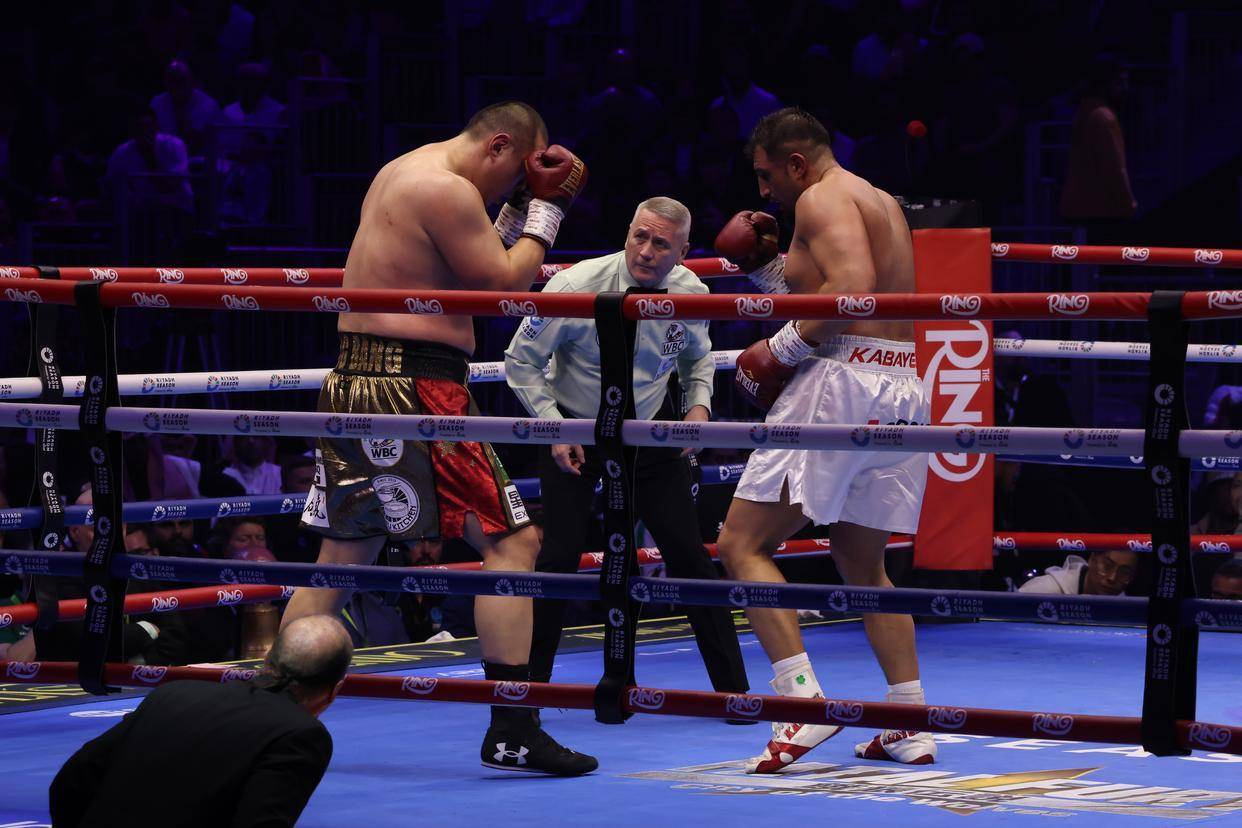 利雅得季拳击赛：张志磊无缘WBC重量级过渡拳王金腰带_搜狐网