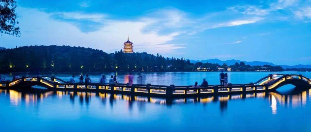 DeepSeek评:中国10大最宜居城市_经济_房价_人均收入