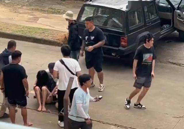 〈漂白〉剧组车戏压人视频曝光，背后疑点重重，〈漂白〉剧组车戏事故：是意外还是疏忽？