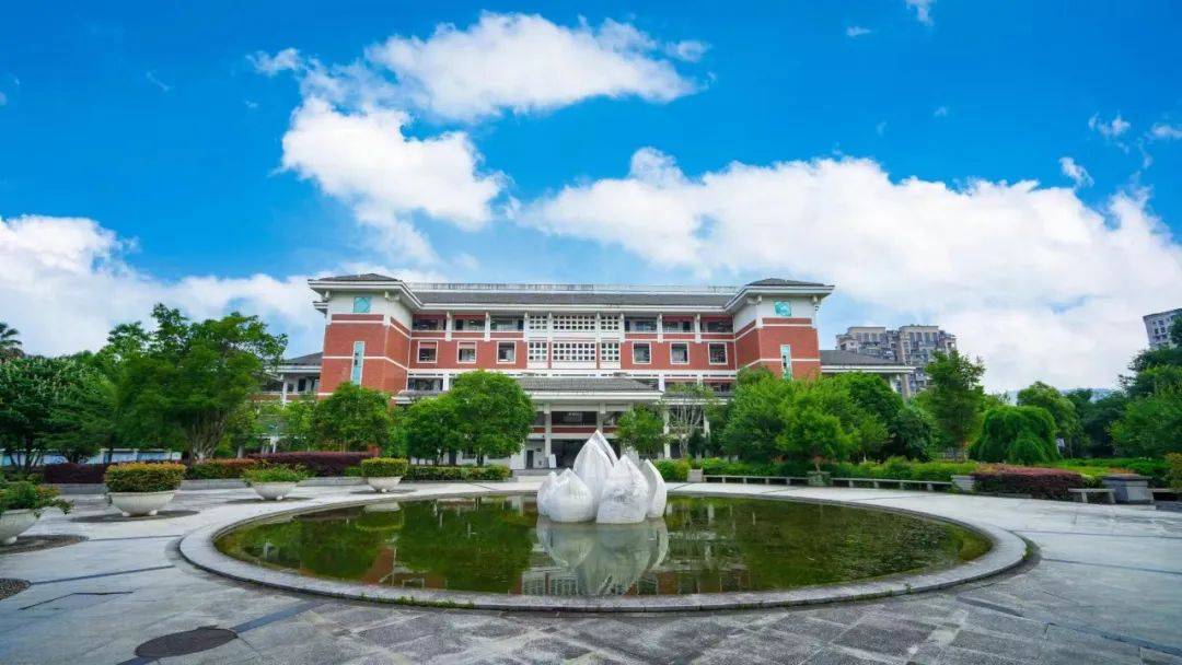 龙泉中学:培育"和融教育"文化,跑出"县中崛起"速度