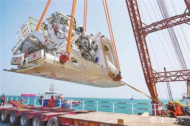 “厦金号”盾构机部件就位!预计5月启动厦金大桥(厦门段)本岛端隧道挖掘工作 “厦金号”盾构机部件就位!预计5月启动厦金大桥(厦门段)本岛端隧道挖掘工作