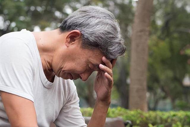 别错过心梗“暗示”，身体异常要留心！，心梗预警：身体这些异常千万别忽视！