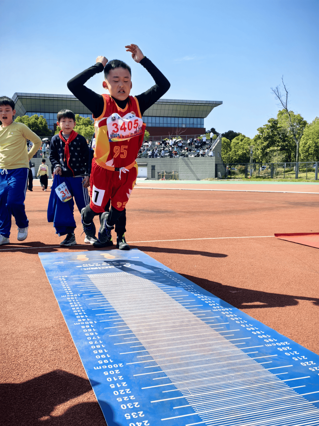 —记南京市金陵小学第十三届田径运动会