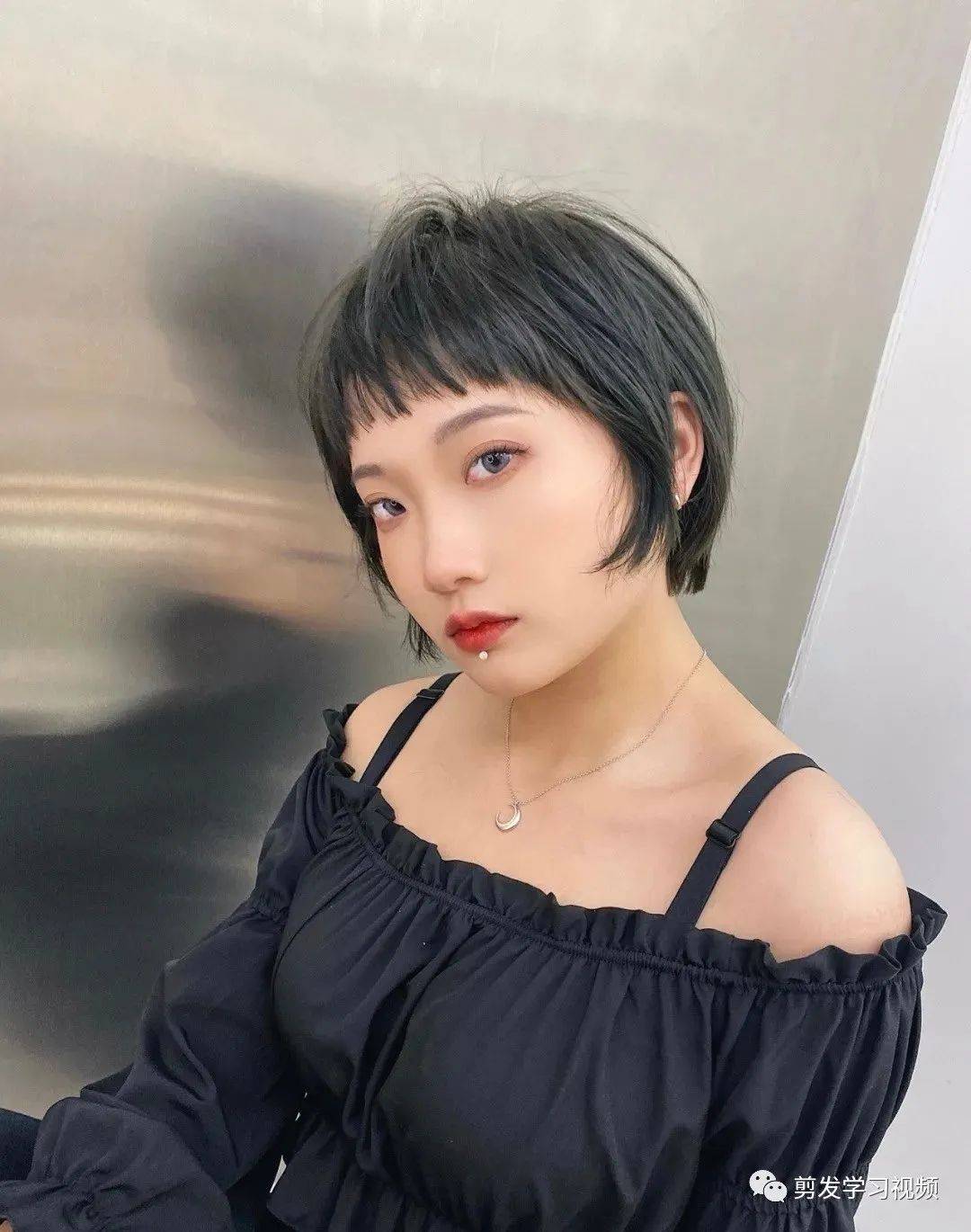 剪早春短发你很好看
