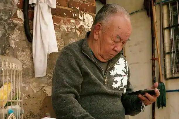 惊！睡前这些习惯竟成脑梗“导火索” 预防脑梗，从睡前好习惯开始
