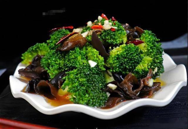 想减脂？试试这几道清爽蔬菜美食，清肠减脂就靠它们！几款蔬菜食谱大揭秘