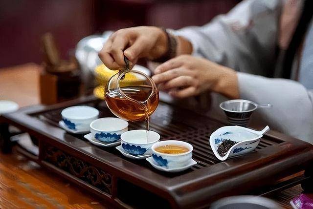探秘绿茶：大脑健康的天然守护者
