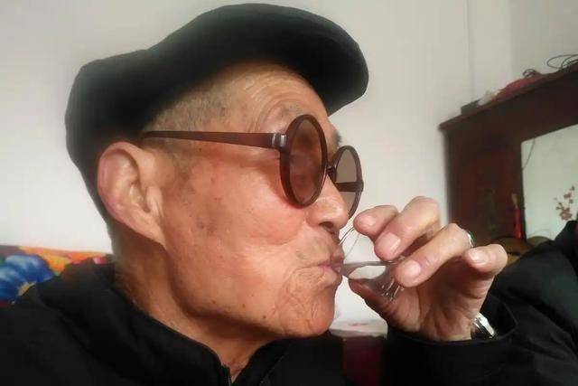 警惕！这些因素让冠心病悄悄找上门，揭秘冠心病：这些生活习惯正悄悄伤害你的心脏