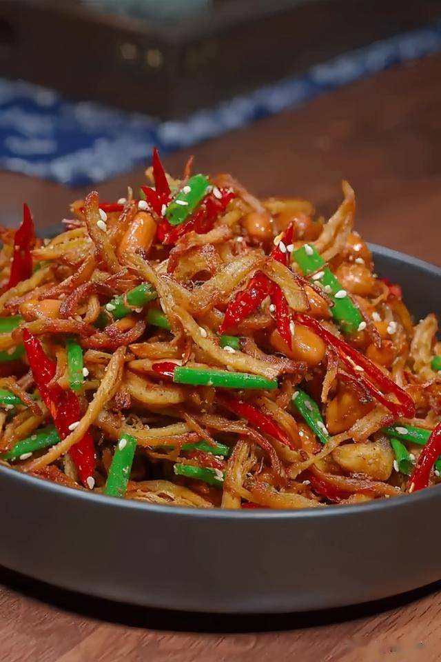 干煸鸡丝,堪称鸡胸肉最好吃的做法!秒杀所有小咸菜!