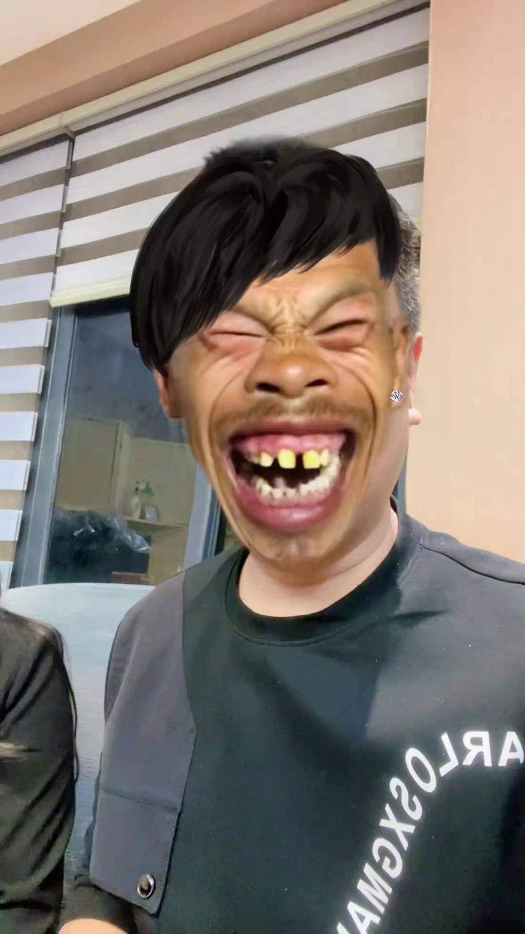 温州同城 万人迷 恶搞损友 大金牙 这个好看不好看啊,帅不帅亮不靓仔