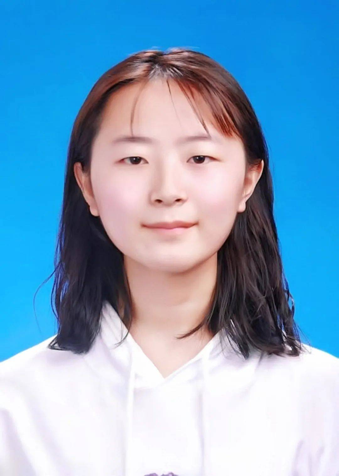 金龙鱼奖学金;获校优秀共青团员院学习标兵荣誉称号;全国大学生数学