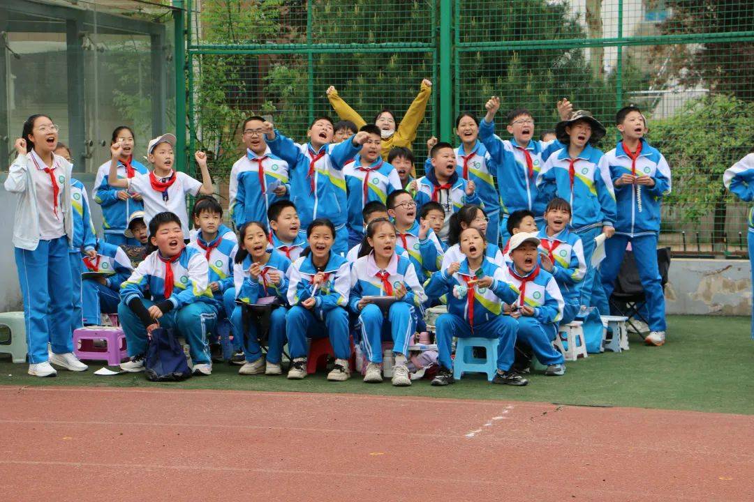 龙山小学举行第八届田径运动会