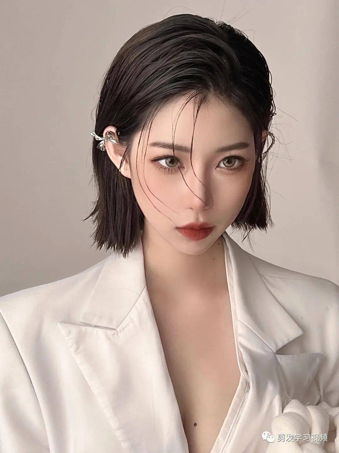 春夏发型来了短发这样剪超减龄