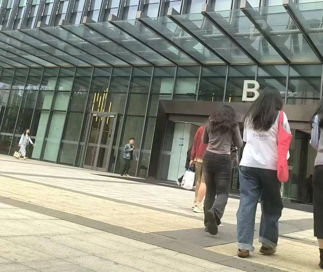 猿辅导员工在公司猝死:曾被曝加班严重 吃饭上厕所都要报备(图7)