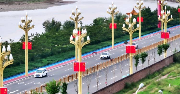 全域绿化转型 勾勒生态必赢入口宜居新图景——陕西府谷县生态文明建设纪实(图2)