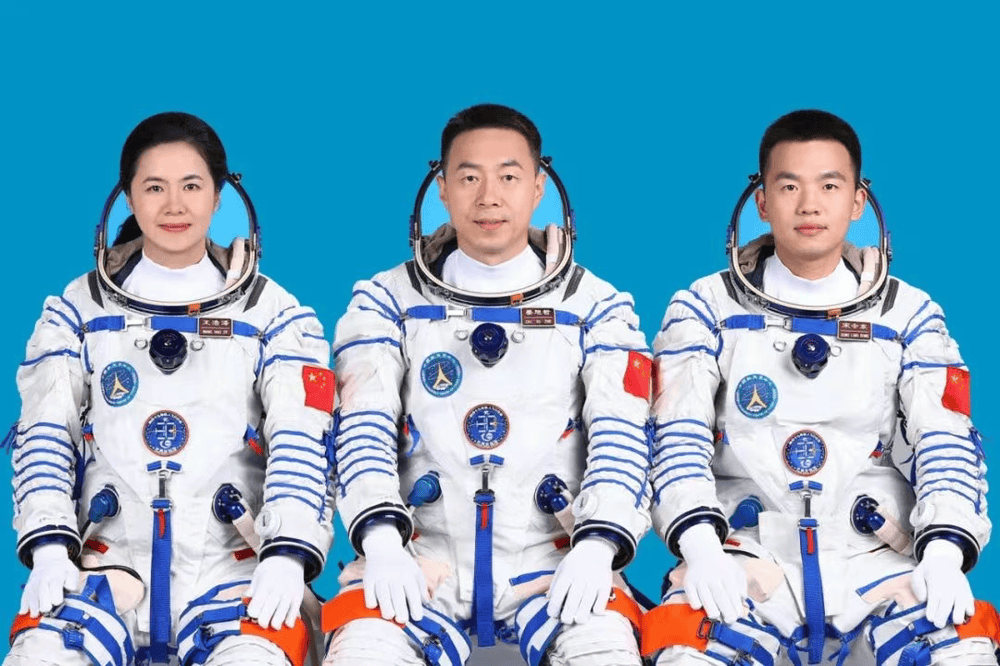时尚服饰，依璐时尚服饰，难以置信，
