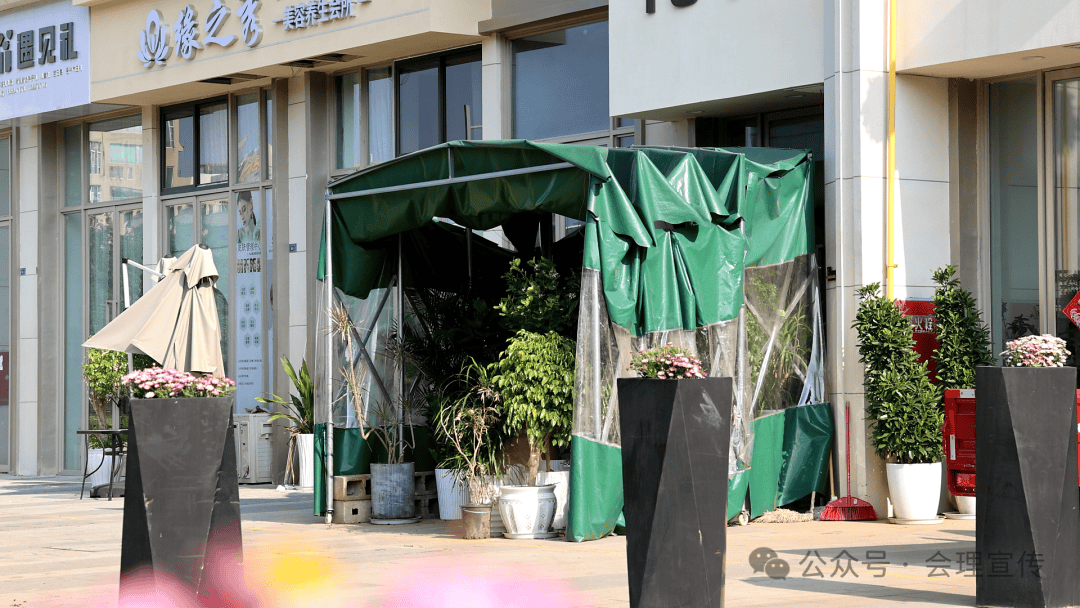 db旗舰厅官网会理市专项整饬商铺违规搭修伸缩雨篷
