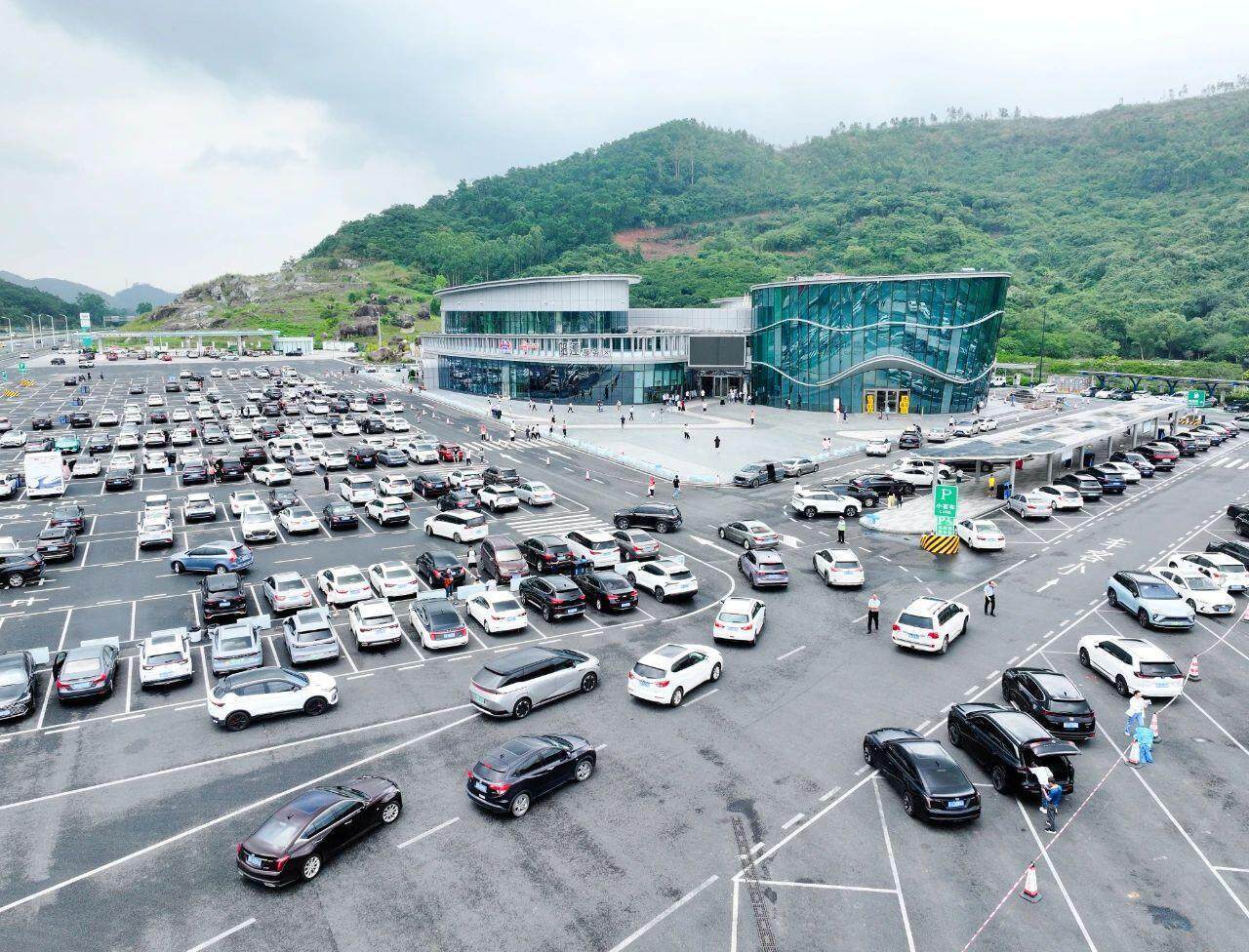 这个"五一",游客们纷纷点赞阳江高速公路服务区