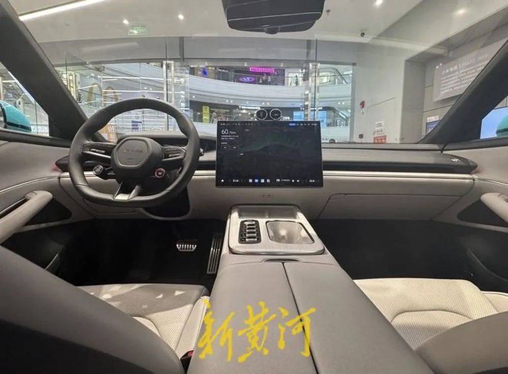 小米“智驾”更名“辅助驾驶”后，记者探访：有销售人员仍介绍“智驾”，称“智能辅助”设置激活条件
