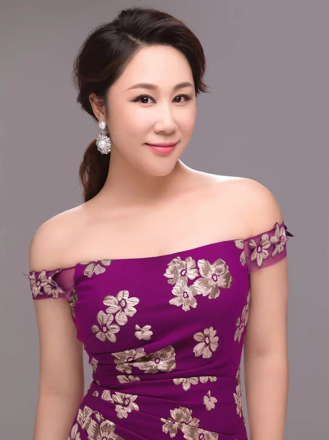 郝苗 饰演焦母女中音歌唱家中国音乐学院声乐歌剧系副教授研究生导师