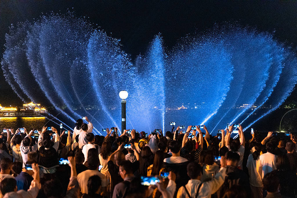 图片[4]-五一黄金周：你拍风景，拍风景的人在拍你-华闻时空