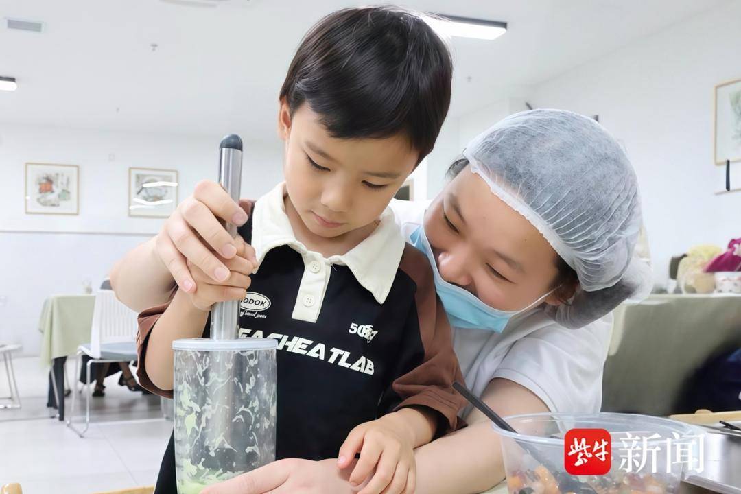 PG电子下载母亲节共创美食感受爱的传递(图1)