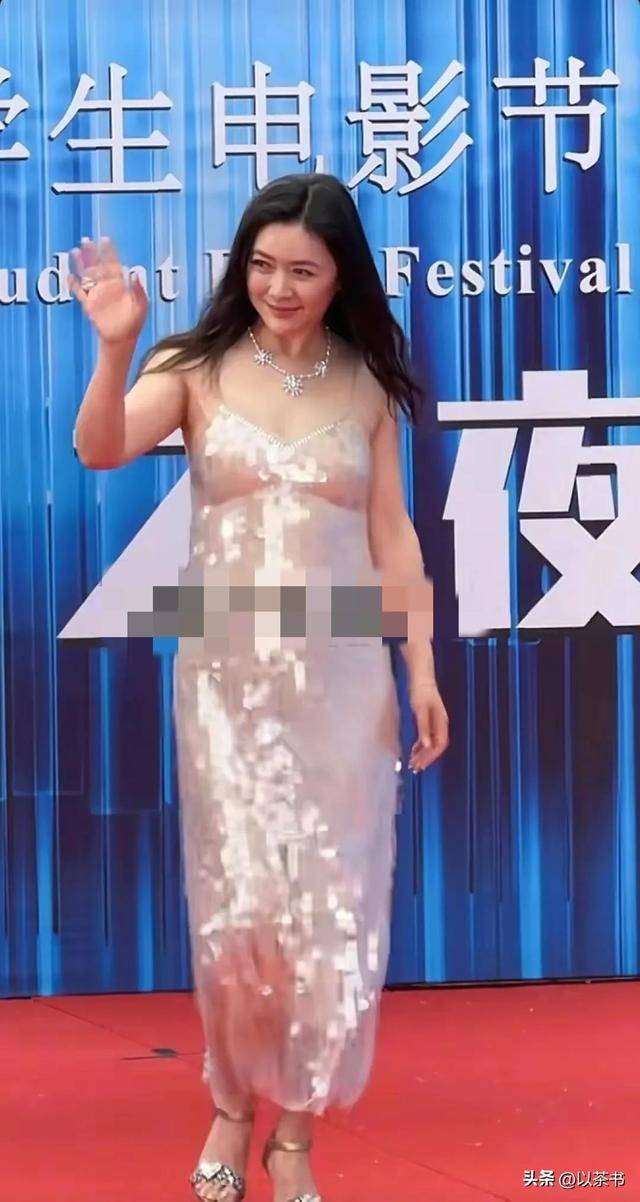 演员田海蓉身材走样：一脸“旺夫相”，变街头大婶，仍然丰润迷人