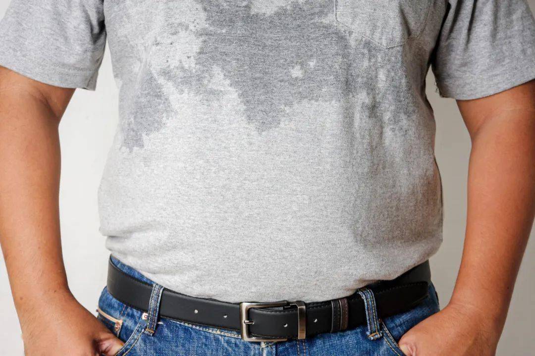 为什么一出汗脸就黑