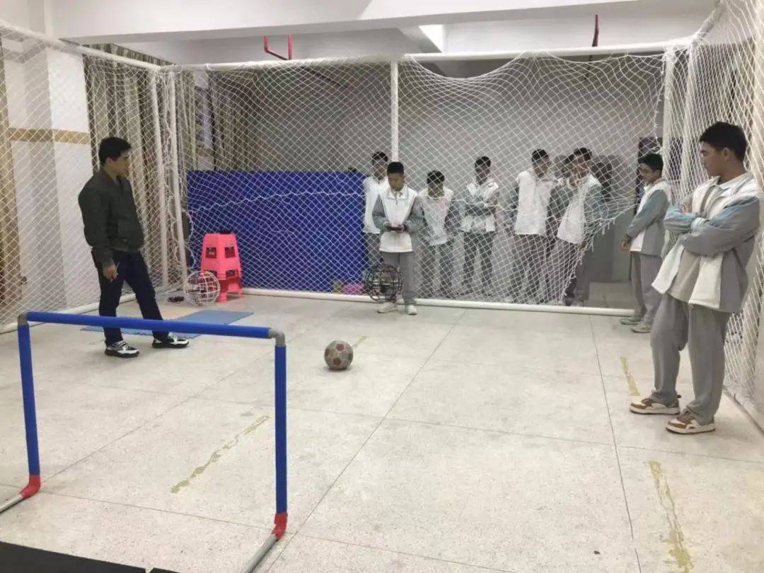 泉州市马甲中学"云际巡弋社"成团于2023年,作为学校重点培育的科技类