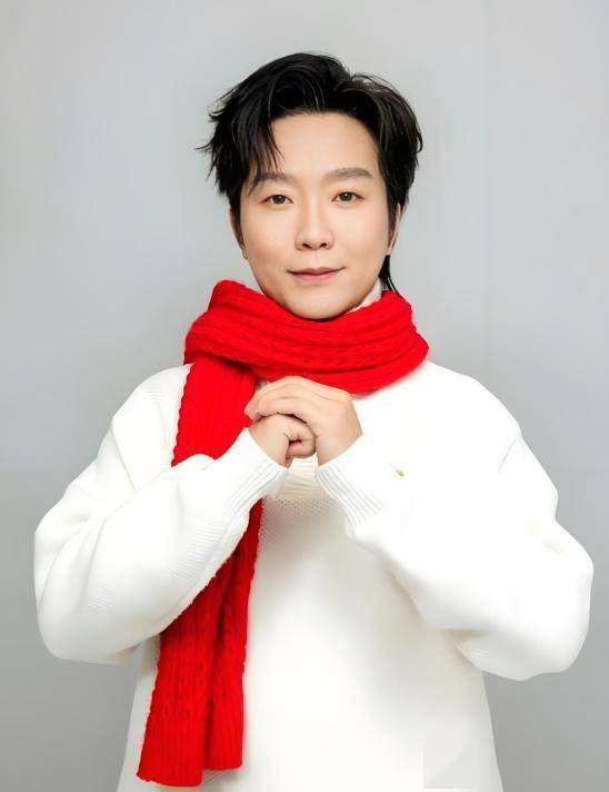 "反串歌星"李玉刚,一手好牌打得稀烂,梅葆玖:死不原谅