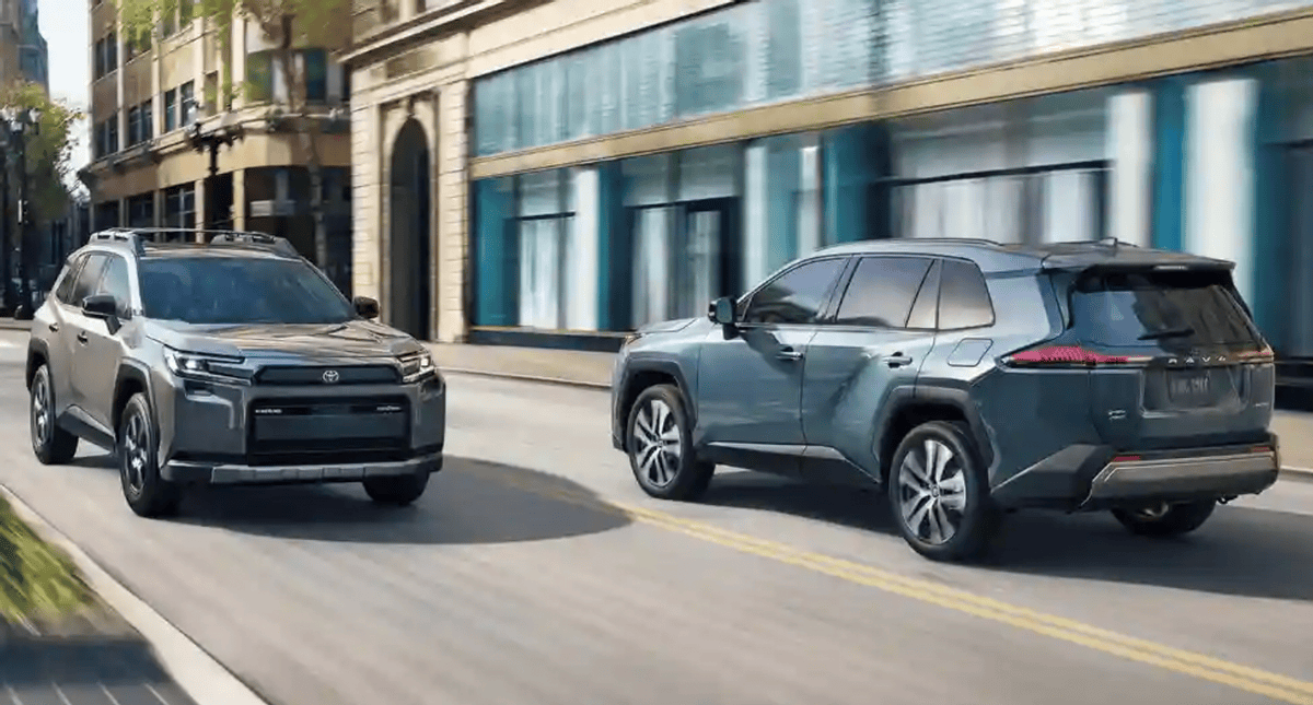 全新一代丰田RAV4亮相：三款前脸造型，混动技术升级，纯电版缺席