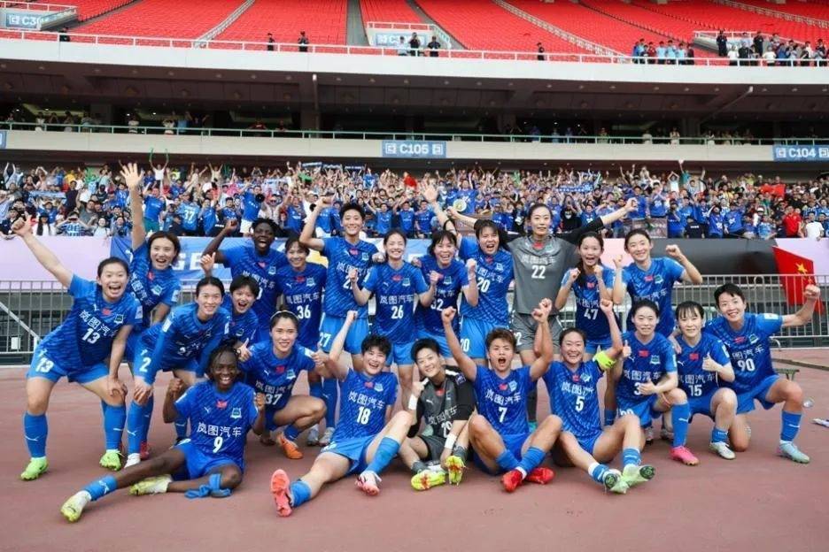 武汉车谷江大女足主场2-0胜越南胡志明市女足，晋级女足亚冠决赛