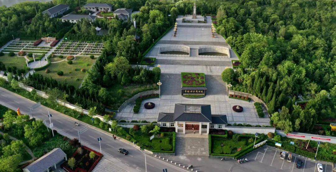 皖东烈士陵园位于来安县半塔镇,是安徽省优秀红色旅游景区之一,也是