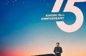 自称“后来者”，反复提“安全”，YU7发布会上，雷军改了画风