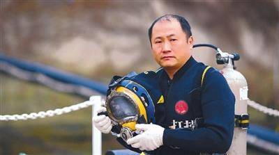 胡建：深海勇士铸就中国救捞荣光