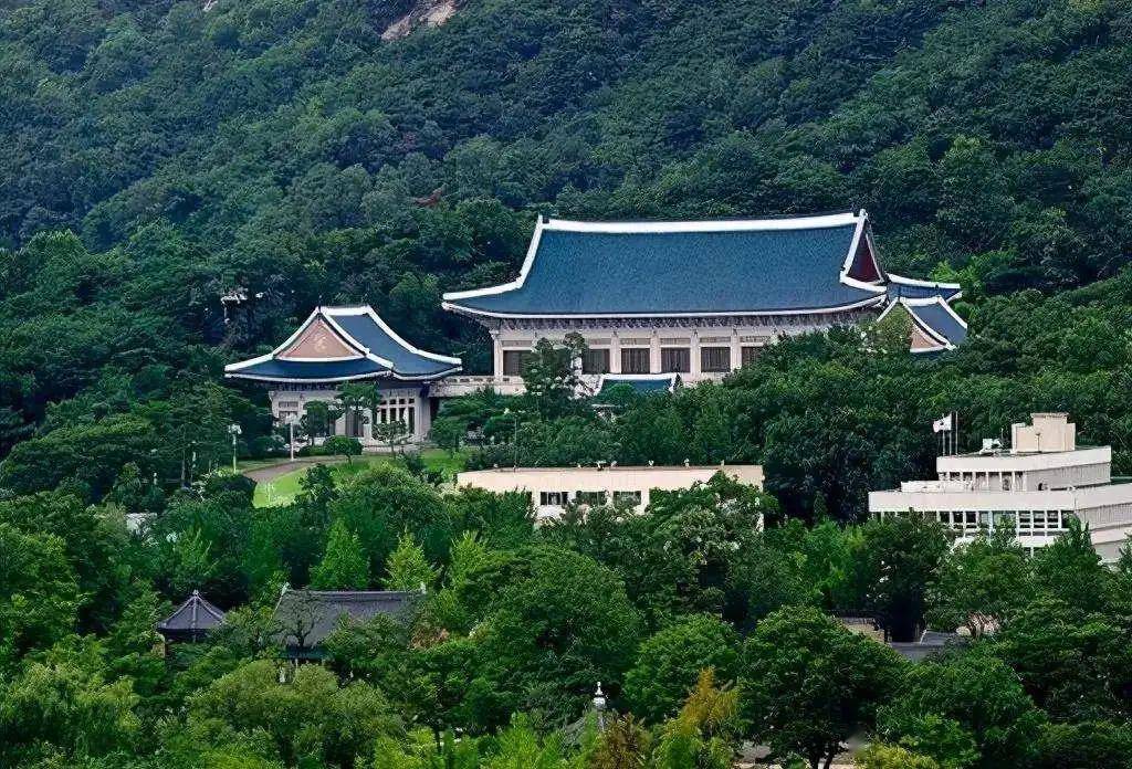 韩国新总统李在明:回归青瓦台,强化中韩合作